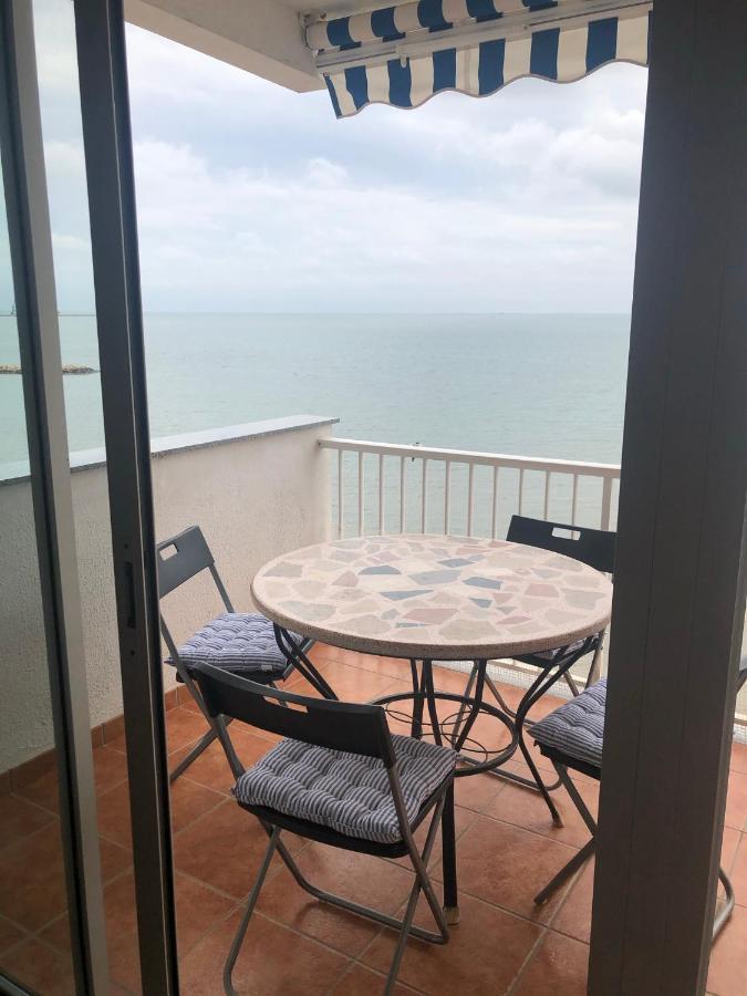 Apartamento En Primera Linea De Mar Sant Carlos de la Ràpita Kültér fotó
